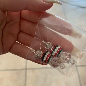 Women’s earrings